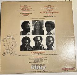 Authentic and authentic 1976 vitality singer signed vinyl record? (1-1)