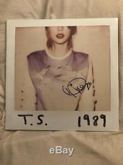 Autographed 1989 vinyl lp Taylor Swift signed