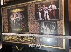 BEE GEES RARE AUTHENTIC FRAMED VINYL RECORD SIGNED BY ALL MEMBERS Certificate