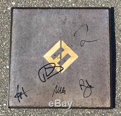 FOO FIGHTERS BAND SIGNED CONCRETE & GOLD VINYL ALBUM RECORD WithCOA x5 DAVE GROHL
