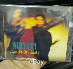 Nirvana Nevermind Vinyl LP signed by Kurt Cobain, Krist & Dave